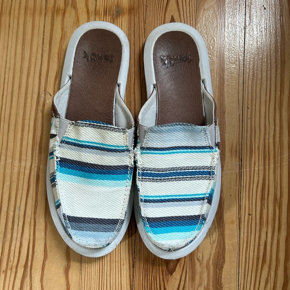 Sanuk Slide-on’s